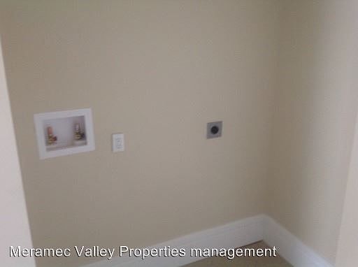 3rd image of 2901 California Ave #3464635