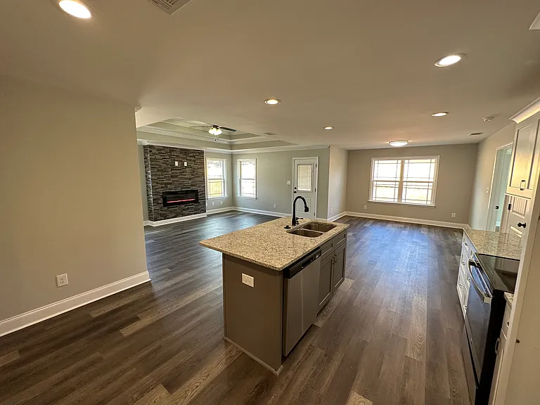 221 Lasso Dr — Photo 6