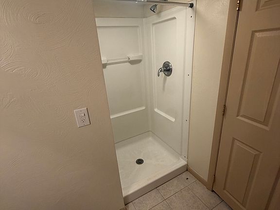 5th image of 829 Rose St APT C