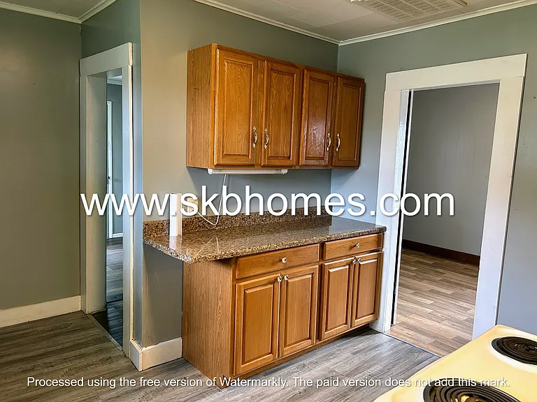 403 W 13th St — Photo 7