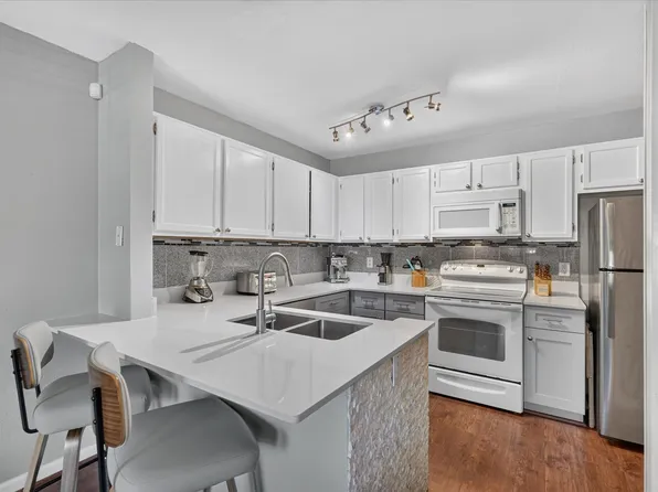 6108 Abrams Rd APT 403, Dallas, TX 75231