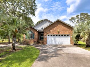 824 Bentwood Cir, Manning, SC 29102