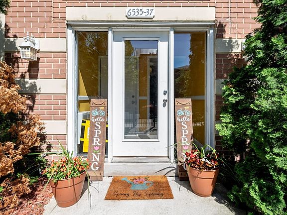 2nd image of 6535 S Woodlawn Ave Unit 1N