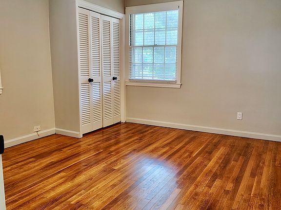 5th image of 32 E 63rd St #32