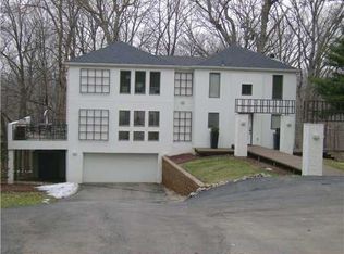 3940 Cottage Grove Hill Rd SE, Cedar Rapids, IA 52403