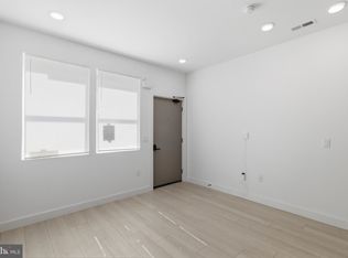 1011 W Orleans St, Philadelphia, PA 19133