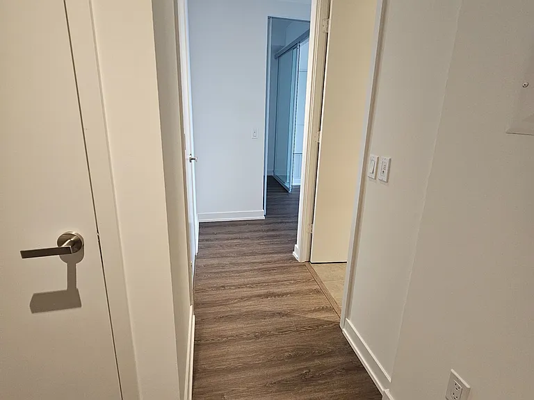 448 Burnhamthorpe Rd W #4201 — Photo 5