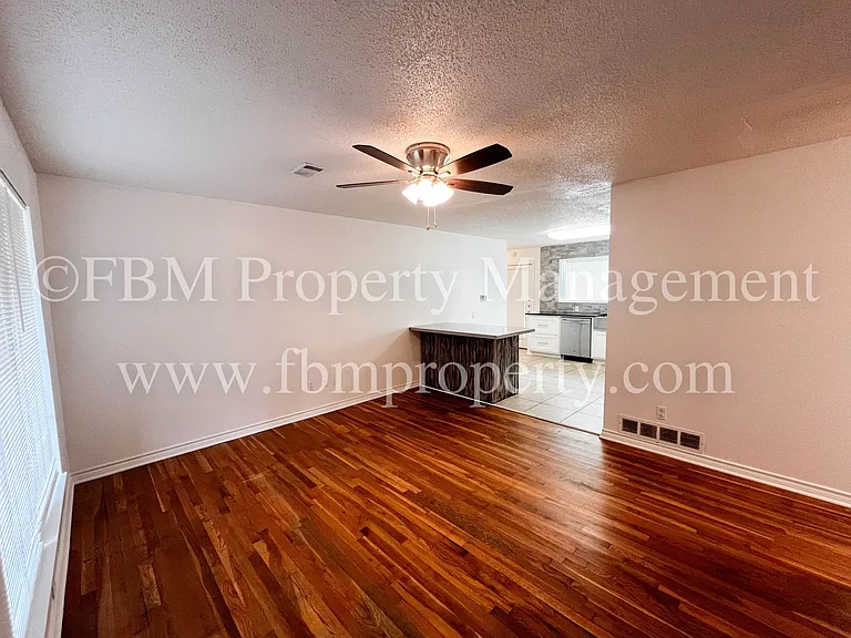 1408 Nichols St — Photo 3