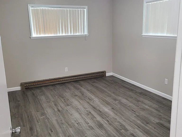 1821 E Main St — Photo 16
