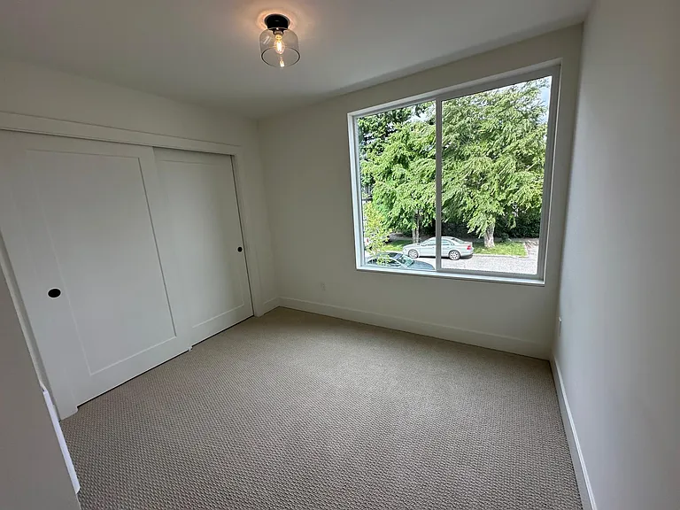 2615 44th Ave SW — Photo 11