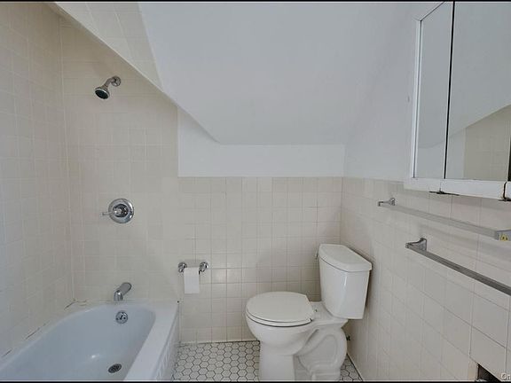 5th image of 76 Loring Ave #4