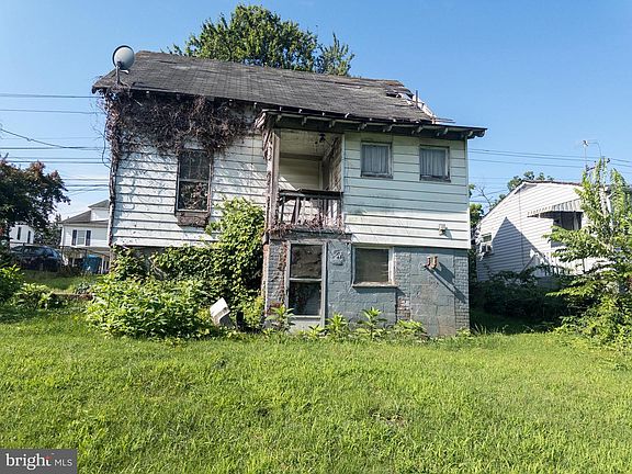 4th image of 1617 Loudon Ave NW