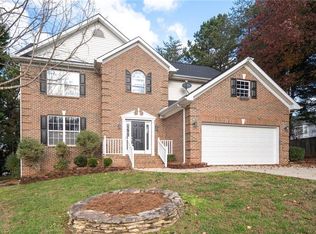 6602 Woodmont Ct, Jamestown, NC 27282