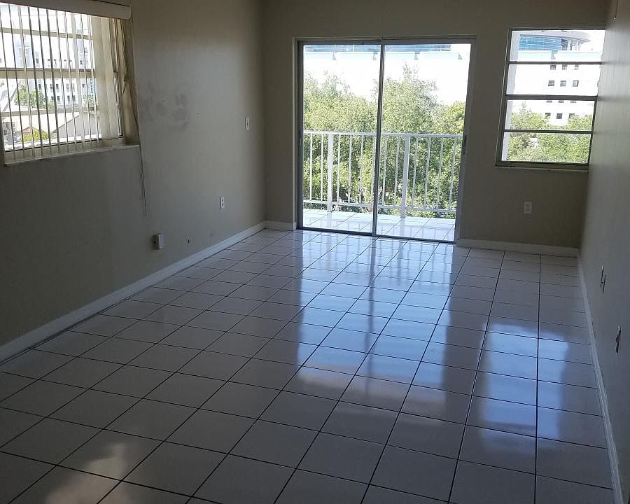 1st image of 140 NW 14th Ave APT 26
