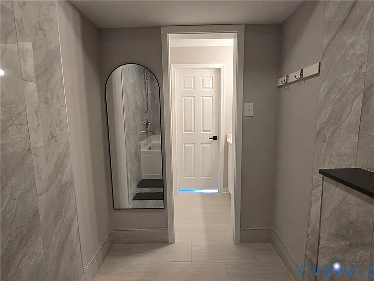 419 Airycrest Dr — Photo 7