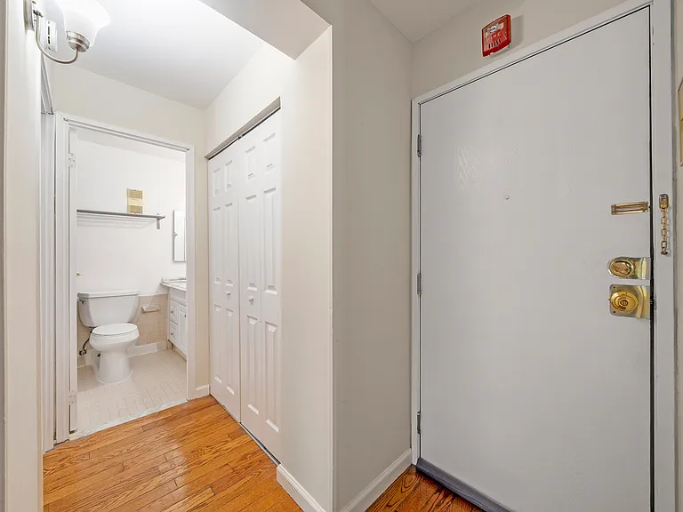 333 Grand Ave #2S — Photo 5