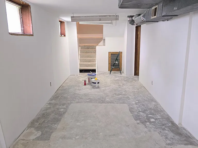2744 Dwight Ave — Photo 28