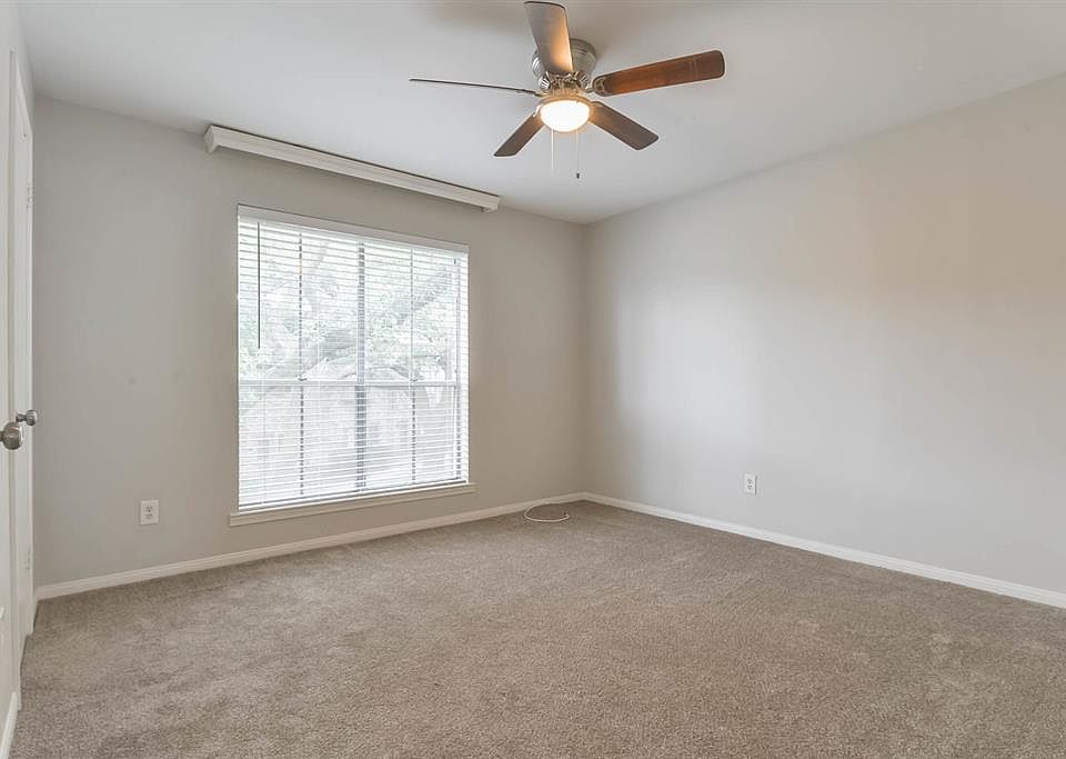 2nd image of 14723 Barryknoll Ln APT 116