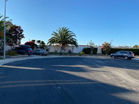 3rd image of 32404 Pacific Grove Ct