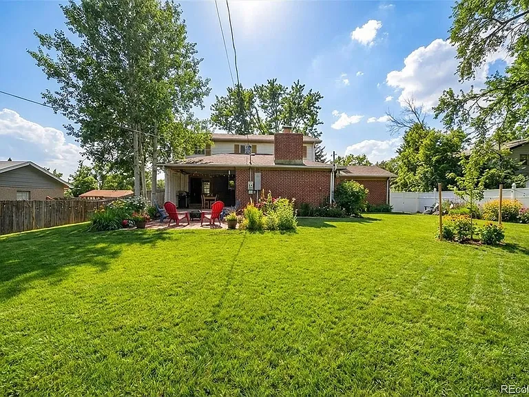 10029 Dodge Dr — Photo 9