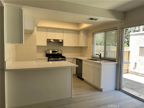 11020 El Amarillo Ave, Fountain Valley, CA 92708