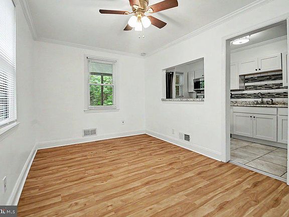 5th image of 222 8th Ave