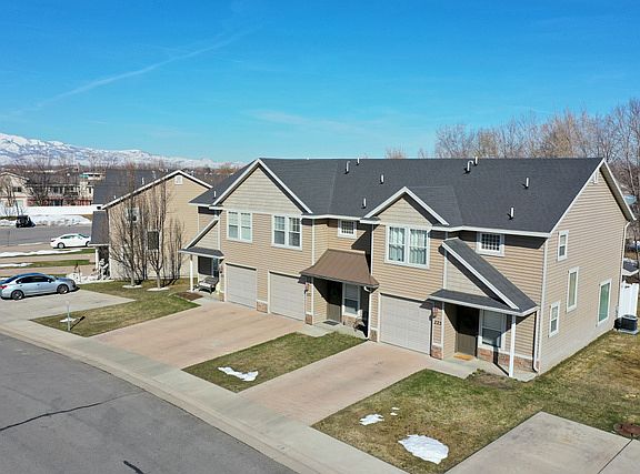 2nd image of 227 E Hidden Creek Dr