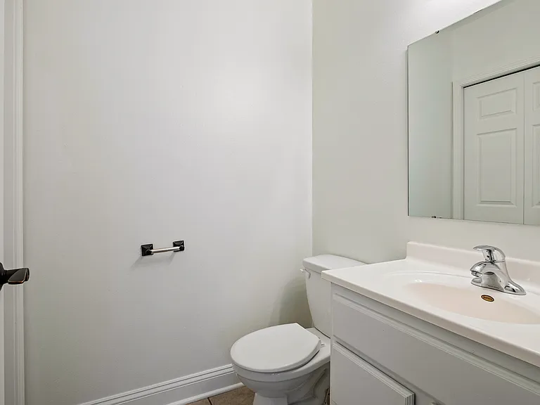 Fieldstone Apartments — Photo 18