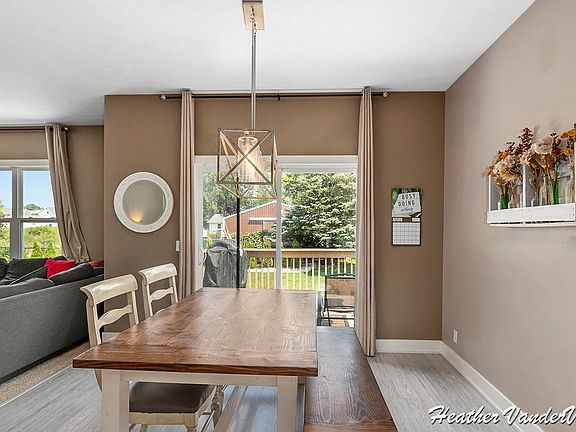 2nd image of 7016 Yosemite Dr