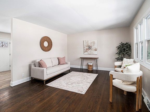 5th image of 18947 Ridgewood Ave