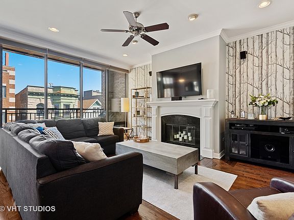 2nd image of 2125 W Belmont Ave Unit 3E