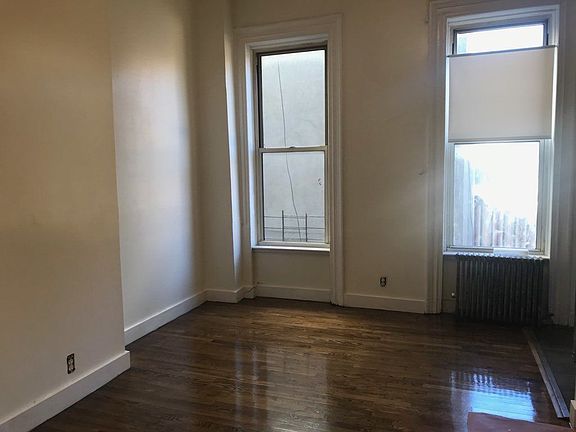5th image of 521 Dekalb Ave APT 1