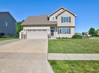 770 SE Hummingbird Cir, Waukee, IA 50263