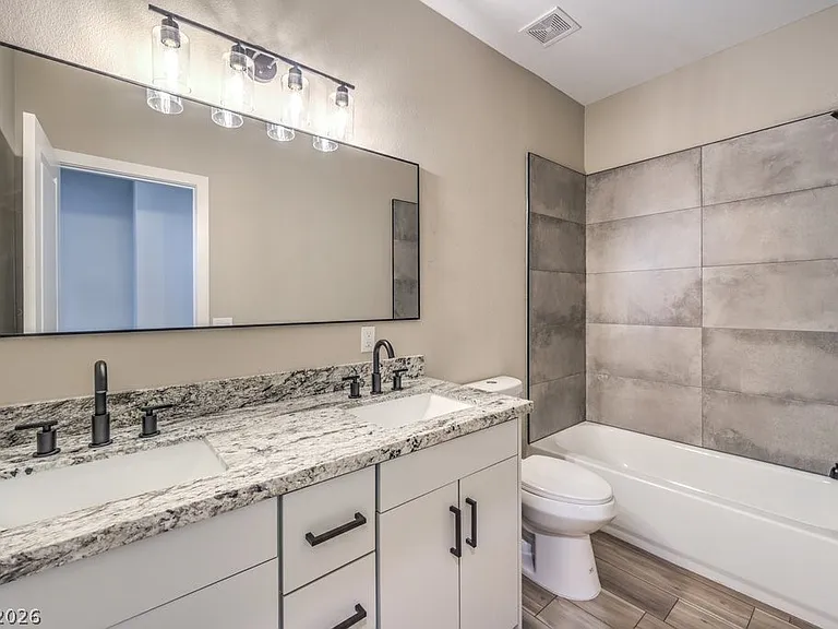 729 N Milan St — Photo 12