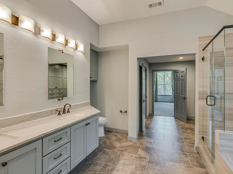 2417 Bonham Trl — Photo 40
