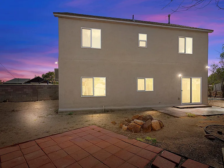 915 Kinley Ave NW — Photo 38