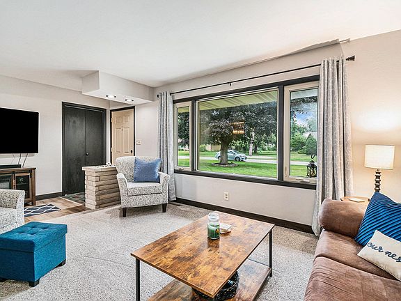 3rd image of 56657 Brightwood Blvd