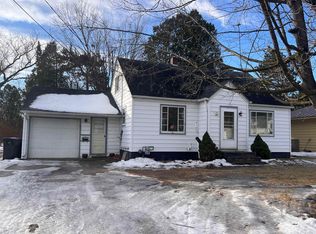 720 E Fulton St, Waupaca, WI 54981