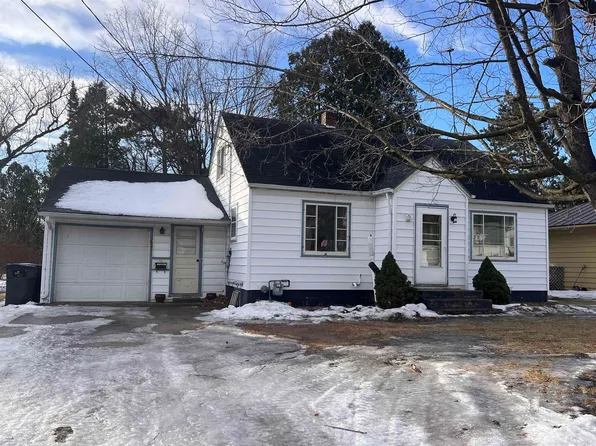 720 E Fulton St, Waupaca, WI 54981
