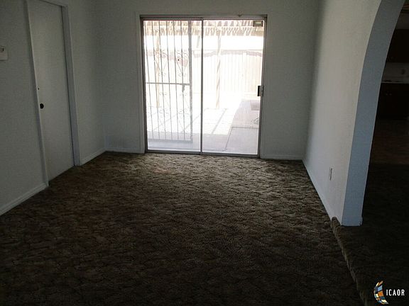 3rd image of 1592 Desert Gardens Dr