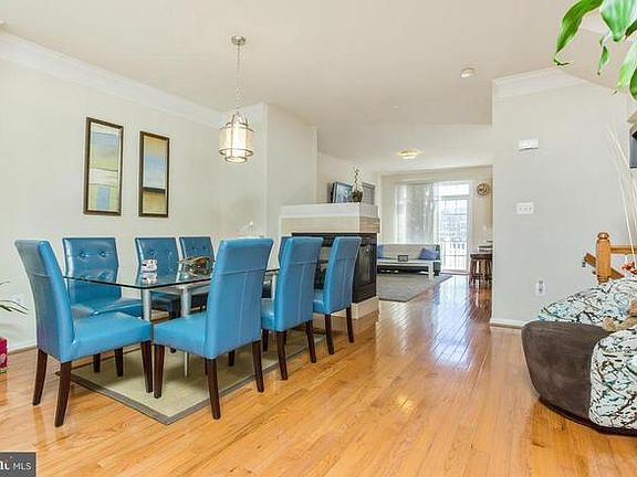5th image of 4647 Carisbrooke Ln
