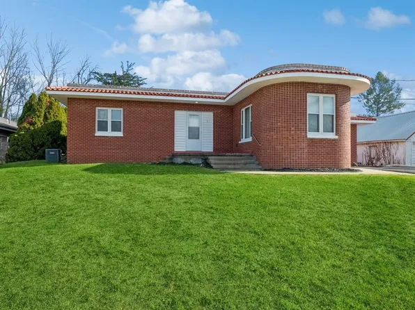 3402 Center Point Rd NE, Cedar Rapids, IA 52402