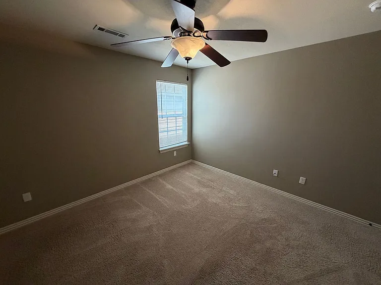 537 Keats Dr — Photo 10