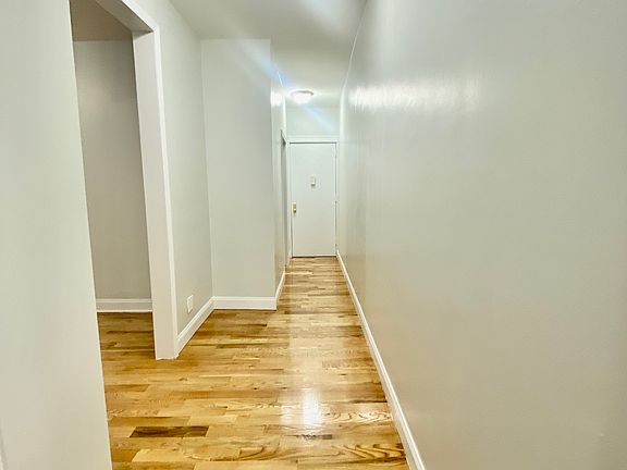 3rd image of 270 Parkside Ave APT C1e