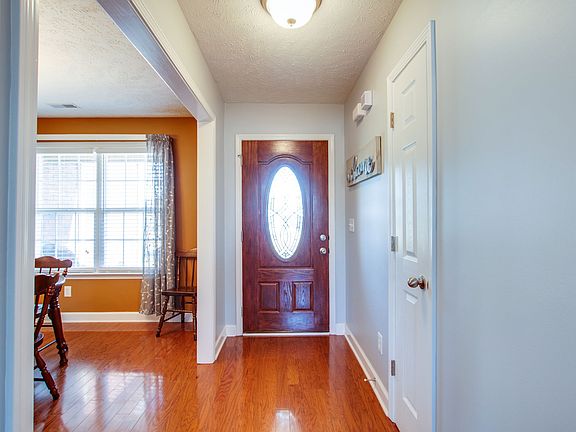 4th image of 1043 Coral Dr