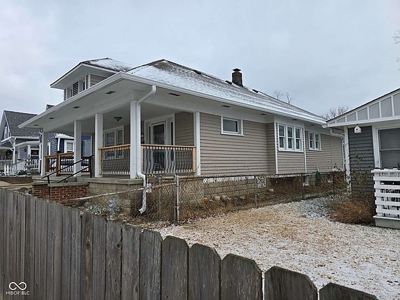 4th image of 2145 Singleton St