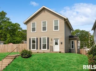1932 Iowa St, Davenport, IA 52803
