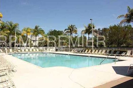 3rd image of 7850 Sanibel Dr