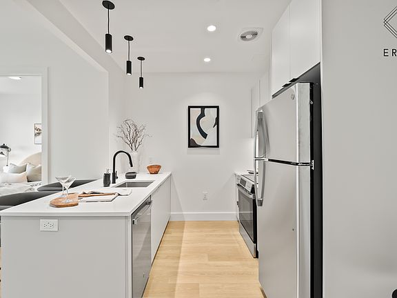 5th image of 354 E 28th St #1L
