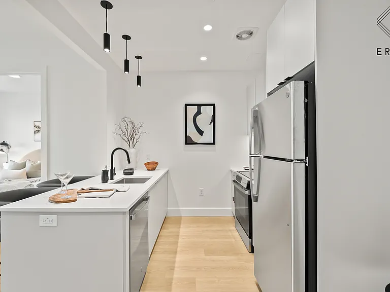 354 E 28th St #4A — Photo 4